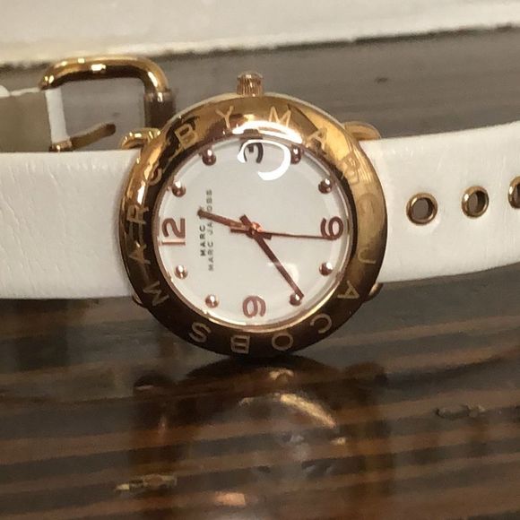 MARC JACOBS Rose Gold & White Leather Large Dial Watch NWOT - Picture 6 of 17